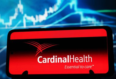 Almanya - 6 Ocak. 2026: Bu resimde, Kardinal Health, Inc. logosu akıllı telefondan gösteriliyor.