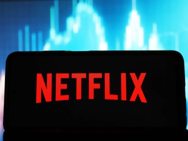 Almanya - 16 Ocak 2026: Bu fotoğraf illüstrasyonunda Netflix, Inc. logosu akıllı telefondan gösteriliyor.