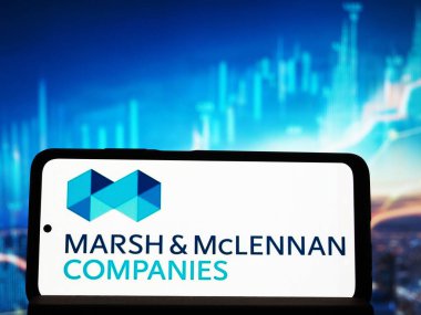 Almanya - 22 Ocak 2026: Bu fotoğraf illüstrasyonunda, Marsh & McLennan Şirketleri, Inc. logosu akıllı telefondan sergileniyor.