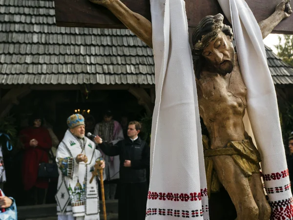 Ukrainian believers celebrate Protection of the Holy Virgin in t — стокове фото