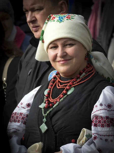 Los creyentes ucranianos celebran la protección de la Virgen en t — Foto de Stock