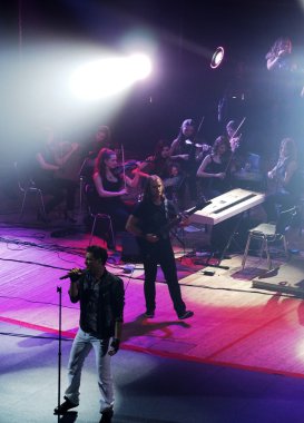 Kraliçe sonsuza kadar. Hardy orkestra ve Victor Romanchenko Kiev