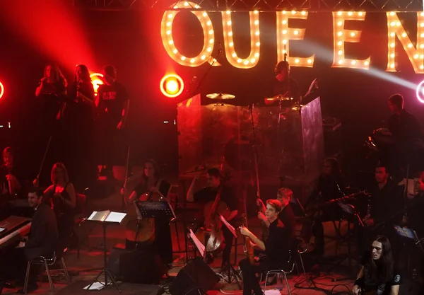 Queen Forever. Hardy orkest en Victor Romanchenko in Kiev — Stockfoto