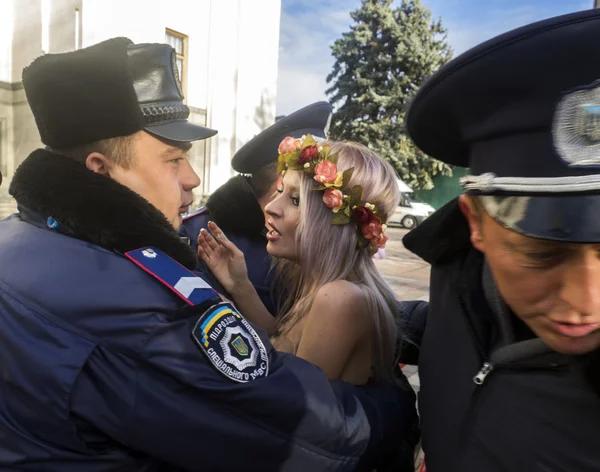 Femen 停止ホモフォビアによるトップレス抗議! — ストック写真