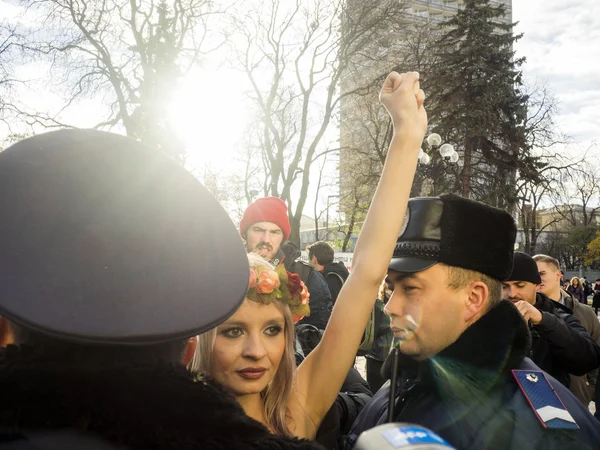 Topless protest by FEMEN Stop Homophobia! — Stock Photo, Image
