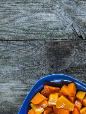 Kabak bir kase dilimlenmiş