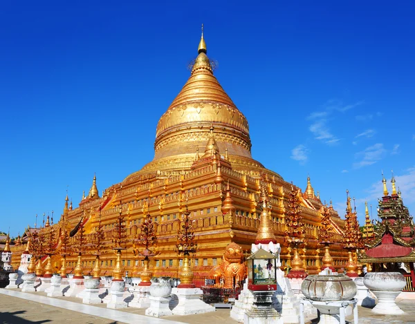 Gyllene Shwezigon Pagoda i Myanmar — Stockfoto