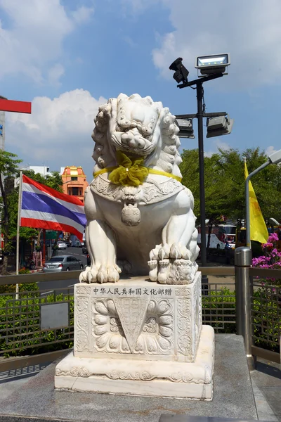 Sculpture of lion in Bangkok — Stock Photo, Image