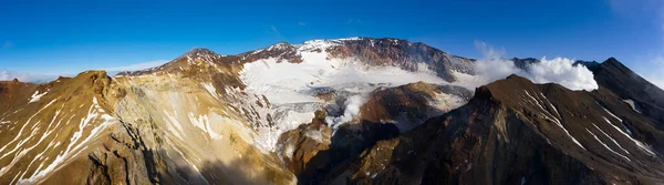 Panorama Aéreo Del Cráter Con Fumarolas Del Volcán Activo Mutnovsky —  Fotos de Stock