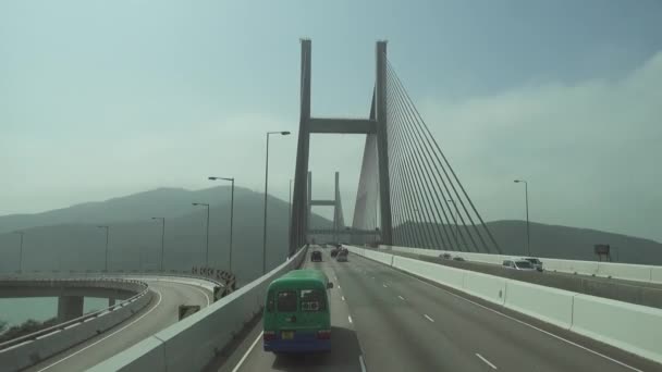 2016年2月8日 香港のストーンカッターズ橋 移動中の2階建てバスの窓からの眺め — ストック動画