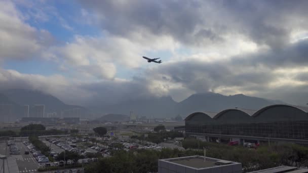 中国香港 2016年2月10日 该飞机由中国香港国际机场起飞 — 图库视频影像