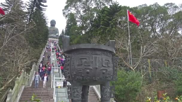 Hong Kong China Februari 2016 Mensen Beklimmen Trap Naar Tian — Stockvideo