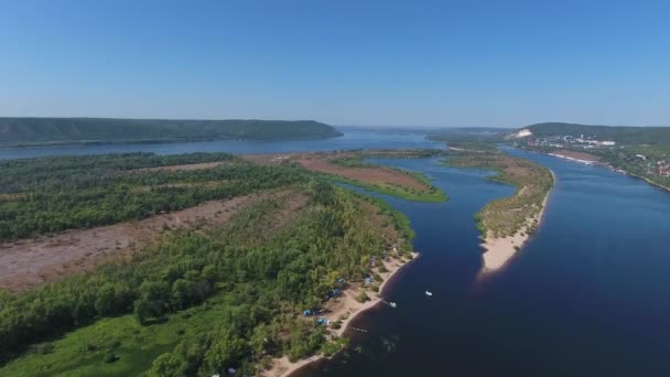 Widok Lotu Ptaka Góry Zhiguli Rzekę Wołgę Pobliżu Miasta Samara — Wideo stockowe