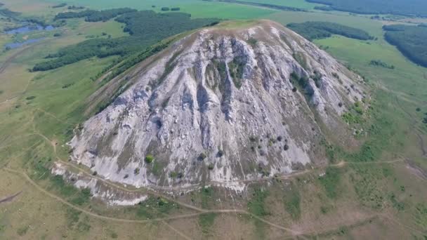 Volando Sobre Montaña Shikhan Tra Tau Rusia Bashkortostán Ural Sur — Vídeo de stock