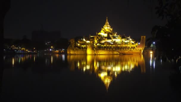 Floating Barge Karaweik Nachts Yangon Myanmar Birma — Stockvideo