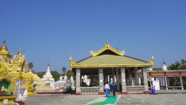 Mandalay Myanmar January 2016 Main Golden Pagoda Kuthodaw Temple Mandalay — 비디오