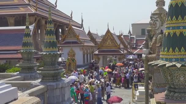 Bangkok Tailândia Fevereiro 2016 Turistas Perto Wat Phra Kaew Templo — Vídeo de Stock