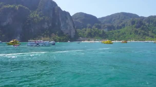 Phi Phi Don Eiland Uitzicht Vanaf Boot Krabi Thailand — Stockvideo