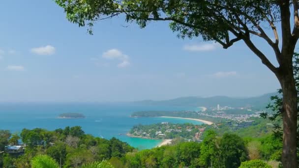 Όμορφος Τυρκουάζ Ωκεανός Και Ακτογραμμή Από Ψηλά Kata Και Karon — Αρχείο Βίντεο