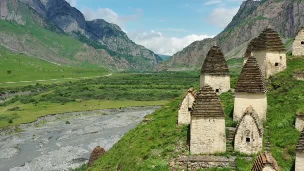 Flygfoto Över Dead Town Dargavs Nordossetien Alans Gamla Kyrkogård Många — Stockvideo