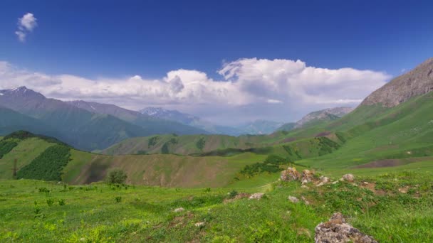 Schöne Sommerlandschaft Mit Sich Schnell Bewegenden Wolken Kaukasus Republik Inguschetien — Stockvideo