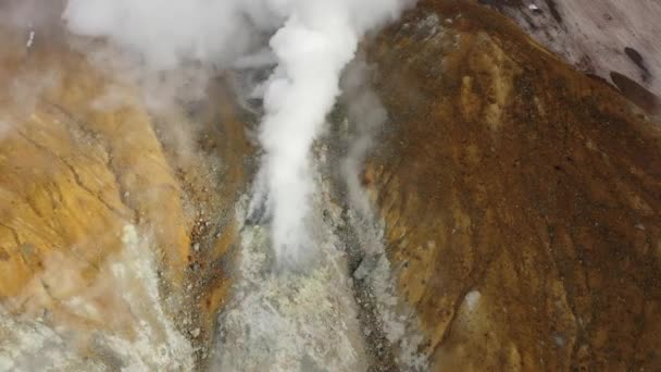Aerial Omkring Visning Fumaroles Krater Aktiv Mutnovsky Vulkan Kamchatka Rusland – Stock-video