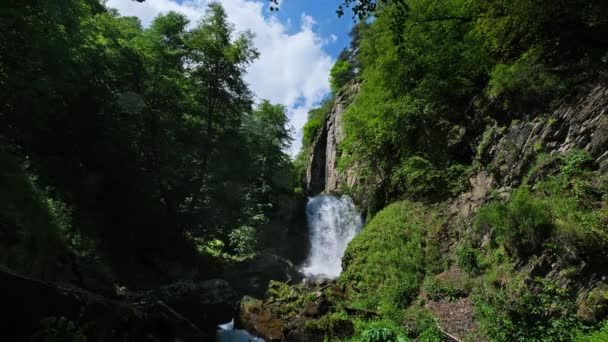 Ljaschginski Wasserfall Sommerwald Inguschetien Kaukasus Russland — Stockvideo