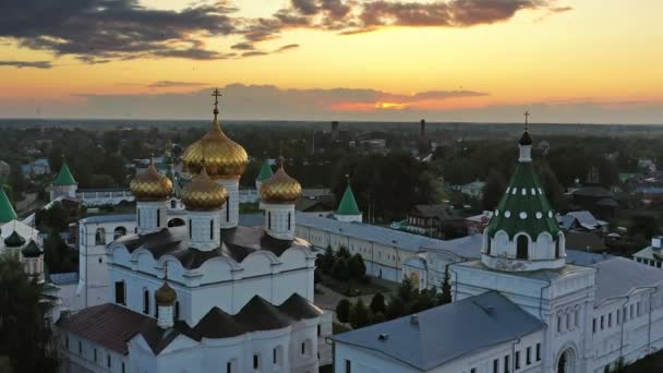 Vista Aérea Famoso Mosteiro Ipatievsky Hypatian Antiga Cidade Turística Kostroma — Vídeo de Stock