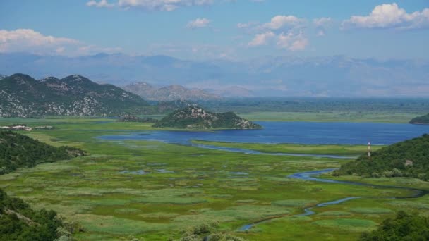 夏天与黑山斯卡达尔湖的风景 在时间流逝4K时放大 — 图库视频影像