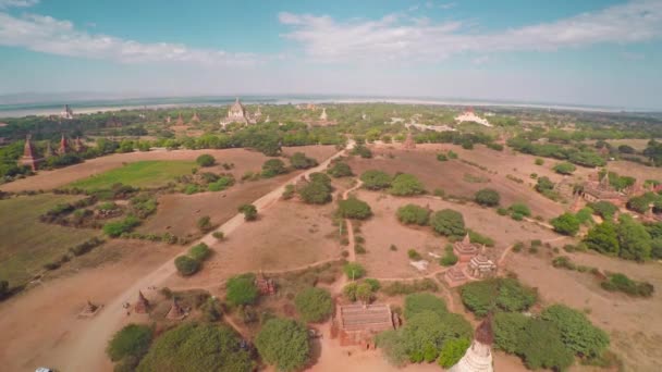 Voando Sobre Shwesandaw Pagode Templos Bagan Myanmar Birmânia — Vídeo de Stock