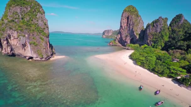 Vista Aérea Redonda 360 Grados Playa Tropical Playa Pranang Rocas — Vídeos de Stock