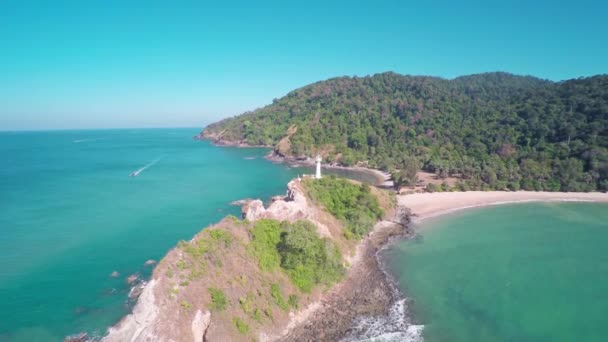 Volando Sobre Faro Costa Sur Isla Koh Lanta Krabi Tailandia — Vídeos de Stock