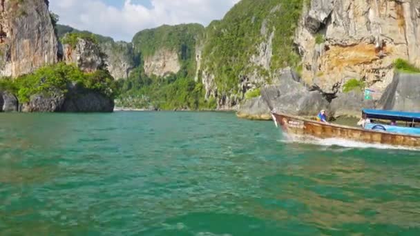 Krabi Thailandia Febbraio 2016 Barca Coda Lunga Con Turisti Che — Video Stock