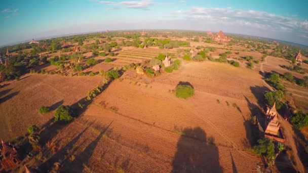 Πετώντας Πάνω Από Ναούς Bagan Βράδυ Μιανμάρ Βιρμανία — Αρχείο Βίντεο