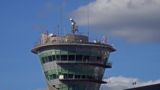 Wieża Kontroli Ruchu Lotniczego Porcie Lotniczym — Wideo stockowe