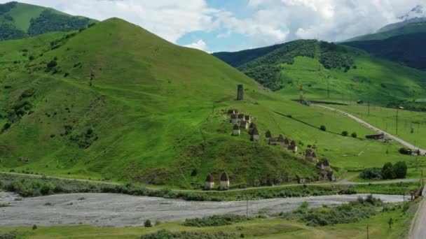 Vista Aérea Dead Town Dargavs Osetia Del Norte Antiguo Cementerio — Vídeos de Stock