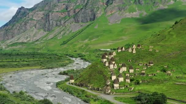 Vista Aérea Dead Town Dargavs Osetia Del Norte Antiguo Cementerio — Vídeos de Stock