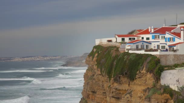 葡萄牙美丽的沿海城镇Azenhas Mar 大西洋上的一个风景如画的小镇 — 图库视频影像