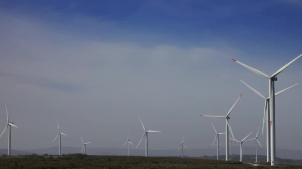 Windmühlen Oder Windturbinen Auf Einem Windpark Rotation Zur Stromerzeugung — Stockvideo