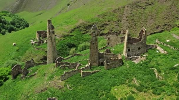 Vue Aérienne Autour Complexe Tours Médiévales Dans Les Montagnes Ingouchie — Video