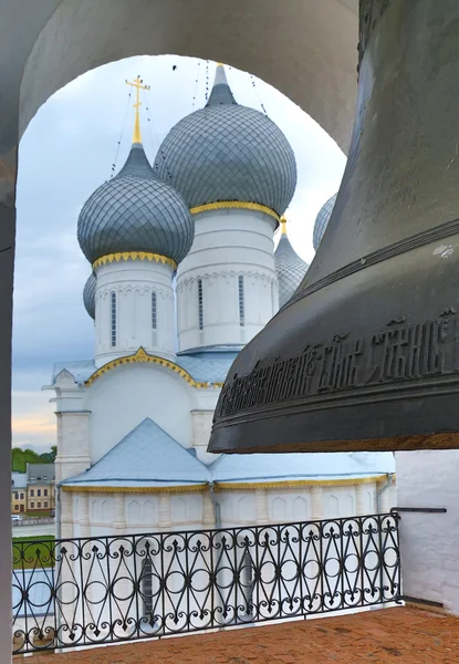 Big bell in belfry of Rostov Kremlin — Stock Photo, Image