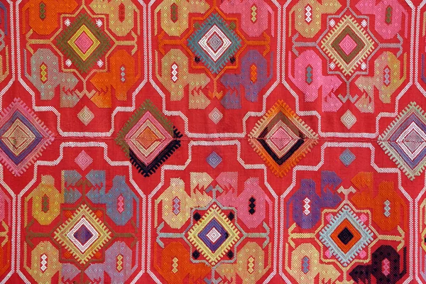 Tyg broderade med orientaliska ornament — Stockfoto