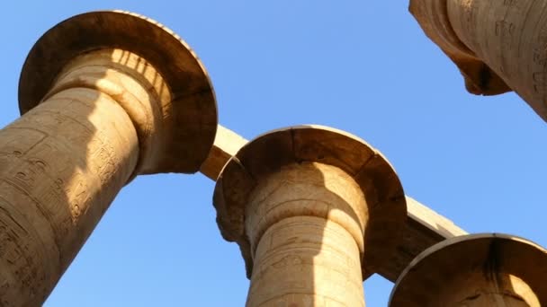 Columnas en el templo de Karnak — Vídeo de stock