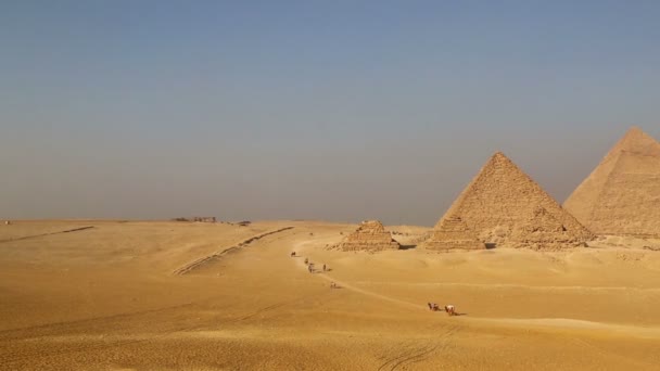 Grandes pirámides en Giza El Cairo en Egipto — Vídeos de Stock