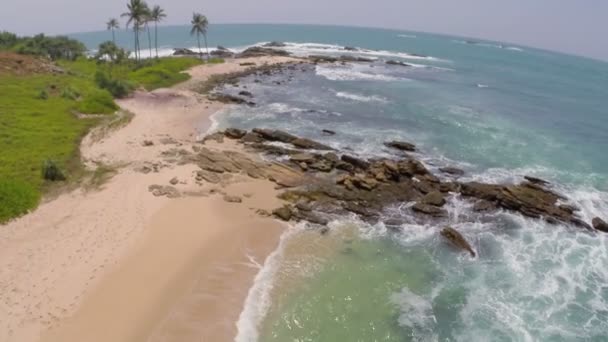 Vagues de mer sur plage tropicale — Video