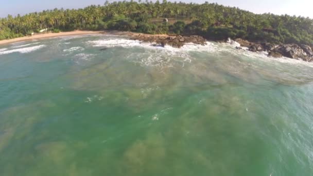 Ondas de playa tropicales — Vídeo de stock