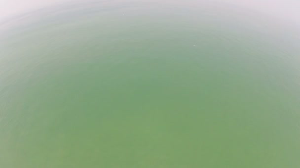 Eindeloze turquoise zee — Stockvideo