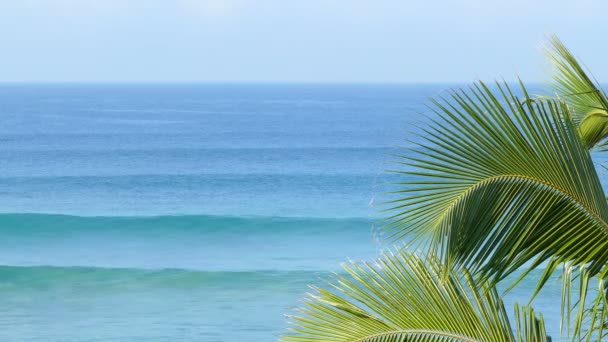 Mar azul bonito — Vídeo de Stock