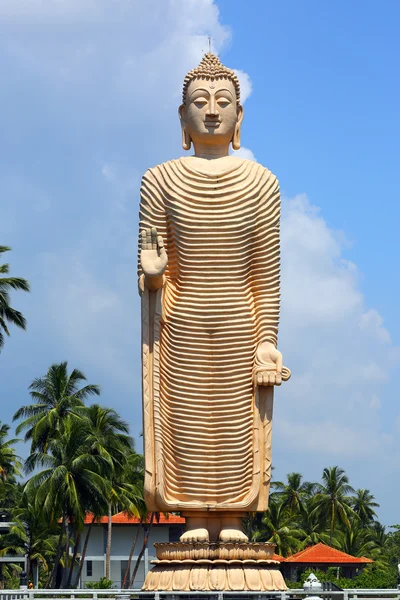 Estátua de Buda Peraliya em Hikkaduwa — Fotografia de Stock