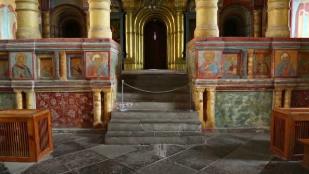 Interior of the temple with ancient paintings — Stock Video